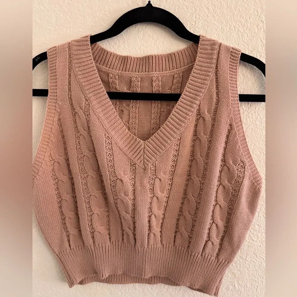Women's Cable Knit Sweater Vest - Pink